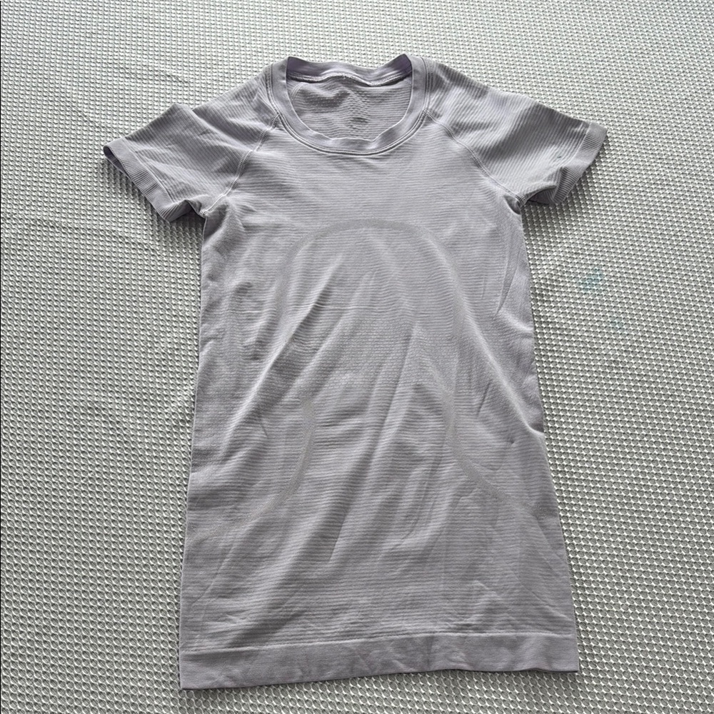 Swiftly Tech Short-Sleeve Shirt 2.0
Hip Length (Colour=Lavender frost)